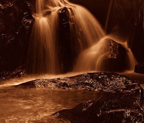 Serting Waterfalls in Mono - Fadzly Mubin